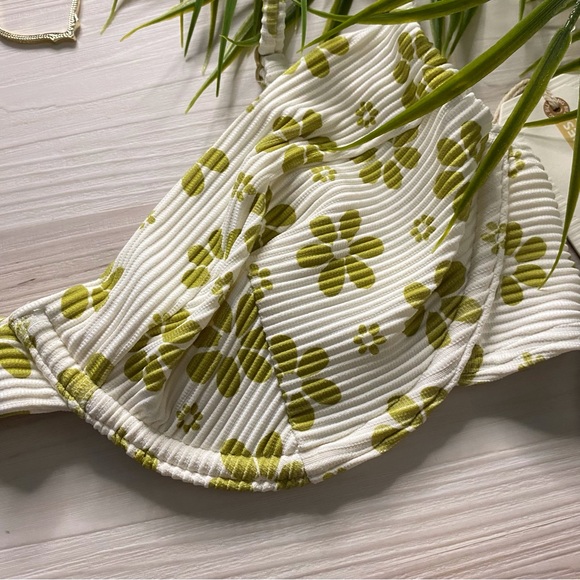 Billabong ☀️ Tanlines Ribbed Floral Morgan Underwire Bikini Top - Picture 4 of 11